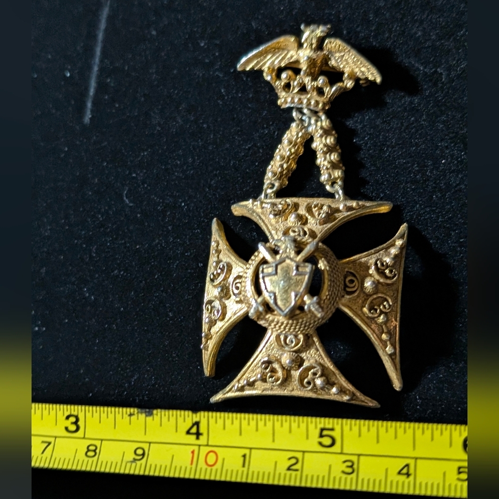 Gold Ornate signed Maltese Heraldic Cross Pendant Brooch. Florenza